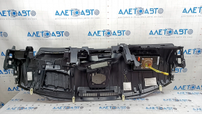 Торпедо передняя панель с AIRBAG Mazda 3 19-26 черная, Mexico built, ржавый пиропатрон, под чистку, виден контур airbag