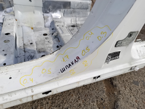 Стойка кузова центральная левая Mercedes W213 E 300/350 17-23 на кузове, после ремонта