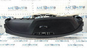 Торпедо передняя панель с AIRBAG Mercedes W213 E 17-23 без проекции, черная с бежевым, под чистку, ржавый пиропатрон