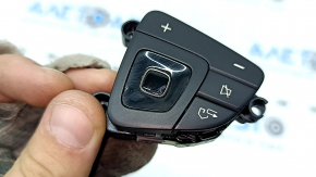 Кнопки управления на руле левые Mercedes W213 E 17-20 черные, облезло покрытие кнопки