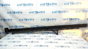 Защита порога правая Audi Q7 16-26 потерта, трещина