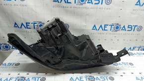 Фара передняя правая в сборе Mazda 3 19-23 ксенон, песок