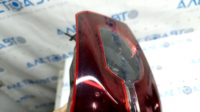 Фонарь внешний крыло левый Mazda 3 19-22 4d тип 1, песок, потерт, царапины