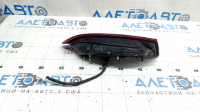 Фонарь внутренний крышка багажника правый Mazda 3 19-22 4d тип 1, царапины