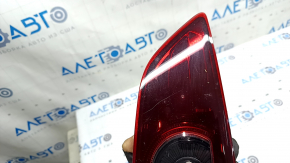 Фонарь внутренний крышка багажника правый Mazda 3 19-22 4d тип 1, царапины