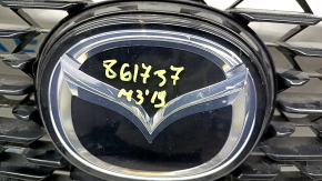 Решетка радиатора grill Mazda 3 19-26 4d в сборе, с эмблемой, матовая черная, песок