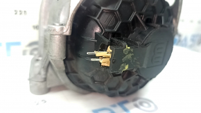 Подушка двигателя правая Audi Q7 16-19 3.0T микротрещины, сломана фишка