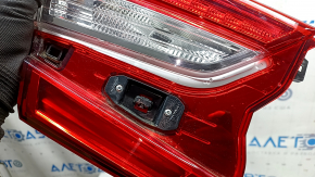 Фонарь внутренний крышка багажника левый Honda Accord 18-22 царапины, конденсат под стеклом