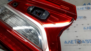Фонарь внутренний крышка багажника правый Honda Accord 18-22 царапины