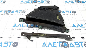 Canalul de ventilație al aripii stânga față a BMW 5 G30 17-23 este spart, lipsește un fragment