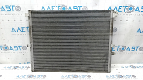 Radiatorul intercoolerului hibrid BMW 5 G30 17-23 2.0T, 3.0T, 530e este îndoit