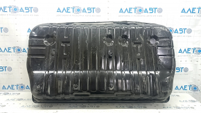 Portbagajul modelului Chrysler Pacifica 17-24 a fost tăiat cu o ferăstrău.