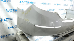 Бампер задний голый Honda Accord 18-22 белый, замят, потерт, царапины, сломаны крепления