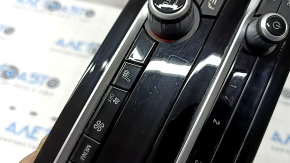 Управление климат-контролем и магнитолой BMW 5 G30 17-22 auto, dual zone, под подогрев сидений, без CD привода царапины, вздулся хром