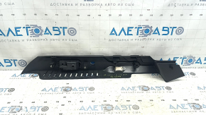 Накладка обшивки арки верхняя правая Jaguar F-Pace X761 17-23 черная, царапины