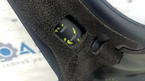 Ornament aripă interioară spate stânga Jaguar F-Pace X761 17-25, negru, zgârieturi, elemente de fixare rupte, elemente de fixare rupte