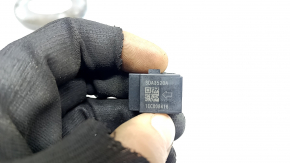 Microfon în plafonul modelului Toyota Highlander 20-22