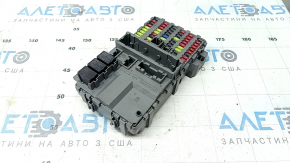 Cutia de siguranțe de sub bord a unui Honda Accord hibrid 18-22 are suporturi defecte.