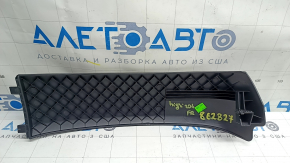 Накладка пассажирского сидения передняя Toyota Highlander 20-26 черная, царапины