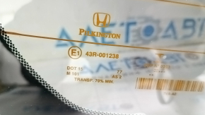 Стекло заднее Honda Accord 18-22 царапины