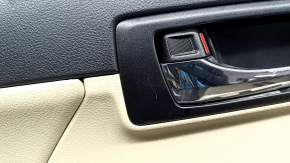 Обшивка двери карточка задняя левая Toyota Camry v50 12-14 usa беж, с вставкой беж кожа, с ручкой, с подлокотником беж резина, царапины, под чистку