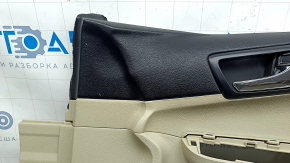 Обшивка двери карточка передняя правая Toyota Camry v50 12-14 usa беж, с вставкой беж кожа, с ручкой, с подлокотником беж резина, царапины, под чистку
