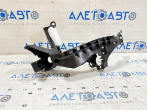 Крепление переднего бампера под фарой внешнее левое Audi A4 B8 13-16 рест