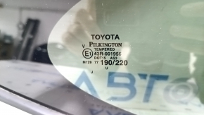 Форточка глухое стекло задняя правая Toyota Highlander 20-26 хром