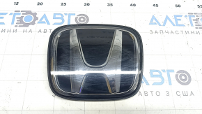 Эмблема решетки радиатора Honda CRV 23-26 под радар, царапины, полез лак