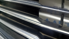 Решетка радиатора grill в сборе с обрамлением Ford Fusion mk5 19-20 хром, песок