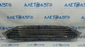 Решетка радиатора grill в сборе с обрамлением Ford Fusion mk5 19-20 хром, песок