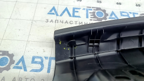 Накладка проема багажника BMW 3 F30 4d 12-18 черн, царапины, надломано крепление