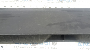 Накладка проема багажника Toyota Sienna 21-26 черная, царапины, потерта