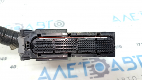 Фишка на блок ECU компьютер двигателя Toyota Camry v50 12-14 hybrid usa большая
