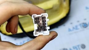 Обшивка подушки пассажирского сиденья Nissan Leaf 13-17 кожа черная, перфорация, подогрев, потрескано