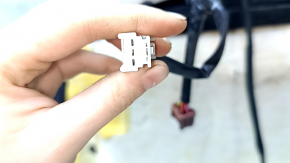 Обшивка подушки пассажирского сиденья Nissan Leaf 13-17 кожа черная, перфорация, подогрев, потрескана