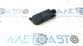 Моторчик актуатор жалюзи радиатора Toyota Sienna 21-26