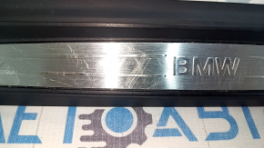 Накладка порога передняя левая наружная BMW 3 F30 12-18 черная с хромом, царапины