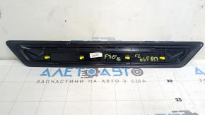 Накладка порога передняя левая наружная BMW 3 F30 12-18 черная с хромом, царапины
