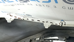 Бампер передний голый Mazda 6 18-21 без парктроников, белый, надорван, царапины, вмятины, надломаны крепления