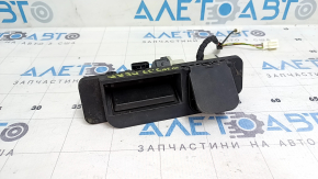 Ручка с кнопкой открытия крышки багажника наружная Mercedes C-class W205 19-21 с камерой