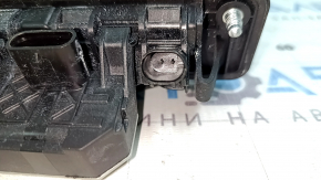 Ручка с кнопкой открытия крышки багажника наружная Mercedes C-class W205 19-21 с камерой