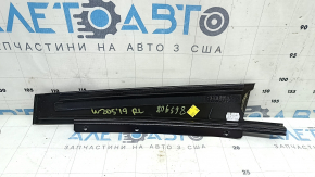 Накладка двери боковая задняя левая Mercedes C-class W205 15-21 передняя, царапины