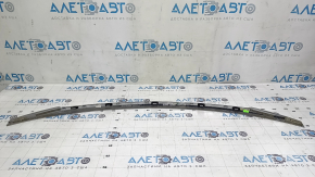Молдинг крышки багажника Mercedes C-class W205 15-21 хром, сломано крепление, скол хрома