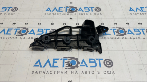 Крепление переднего бампера правое Toyota Prius V 12-17