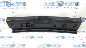 Накладка проема багажника BMW 5 F10 11-16 потерта, царапины