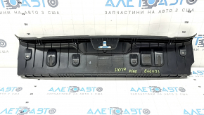 Накладка проема багажника BMW 5 F10 11-16 потерта, царапины