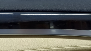 Обшивка двери карточка передняя левая BMW 5 F10 11-16 кожа Dakota бежевая Venetobeige, подсветка, вставка под дерево, хром, с ручкой, царапины, потерта