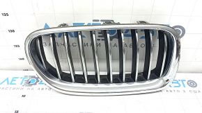 Решетка радиатора grill правая BMW 5 F10 14-16 хром, Base, песок, потерта