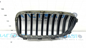 Решетка радиатора grill правая BMW 5 F10 14-16 хром, Base, песок, потерта